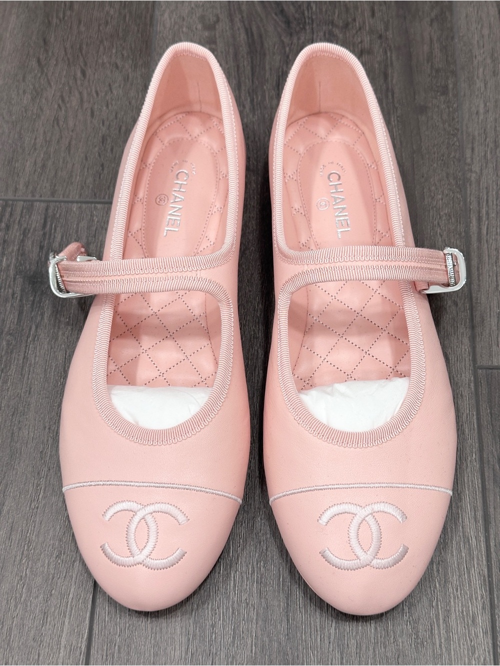 2026 CHANEL CC LOGO PINK LEATHER MARYJANE BALLET FLATS SHOES SILVER BUCKLE 40.5